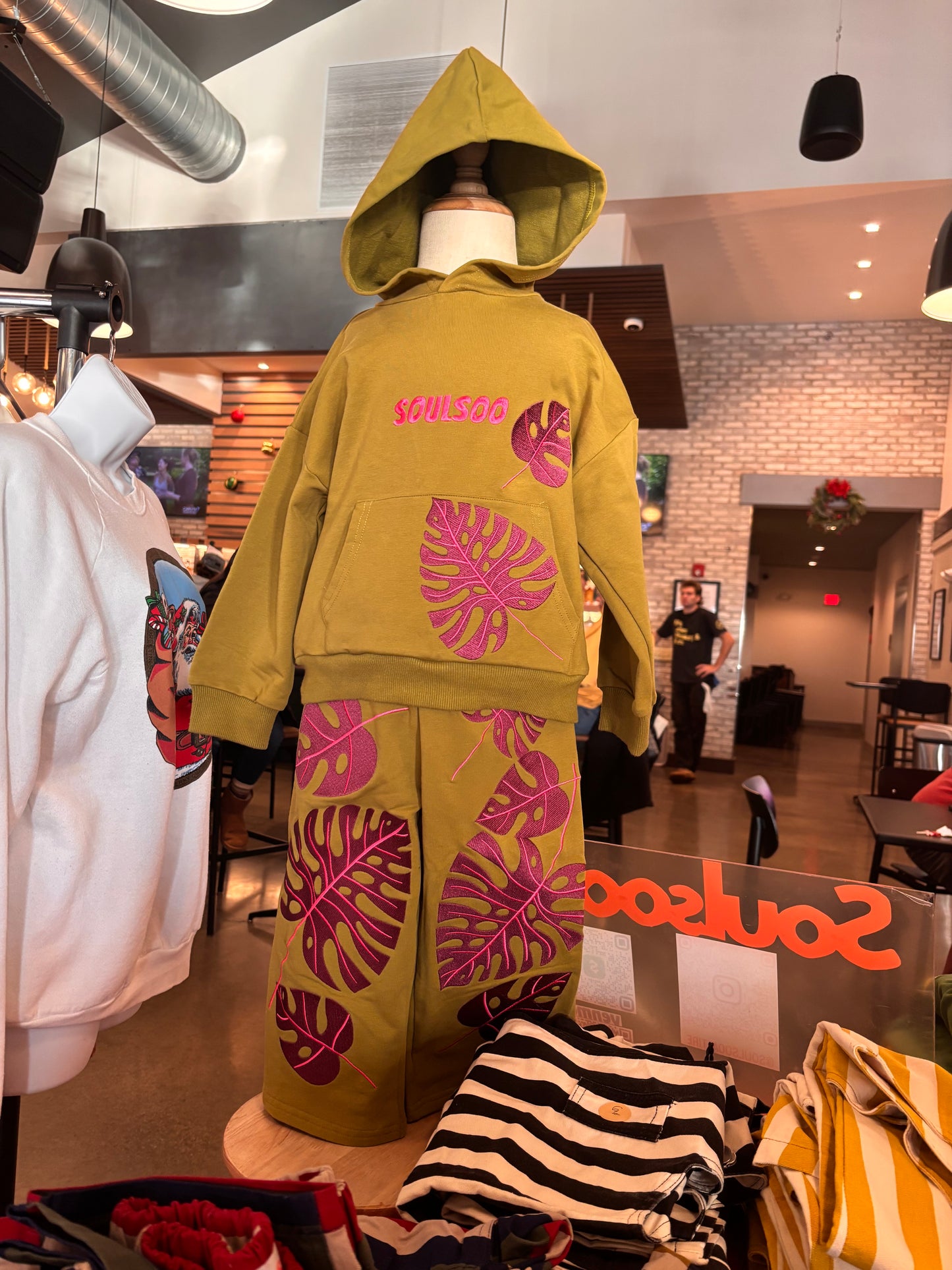 Fuchsia Monstera Set